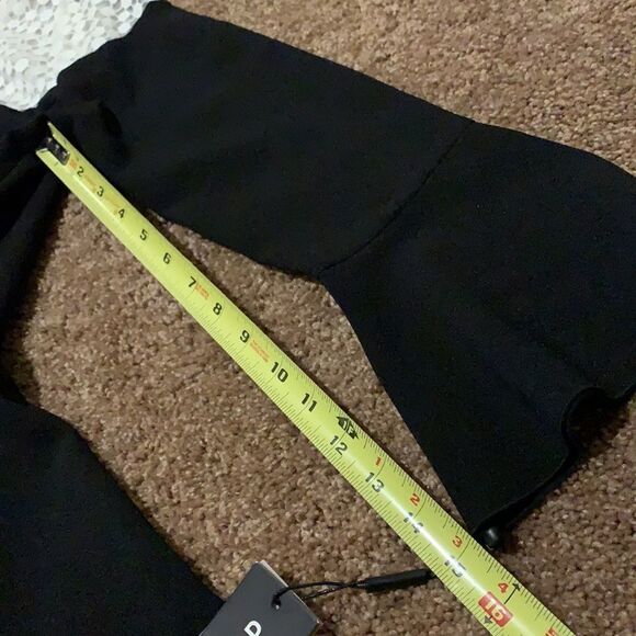 Karl Lagerfeld Classy tulip sleeve with lace neckline accent. Brand new - Picture 9 of 15